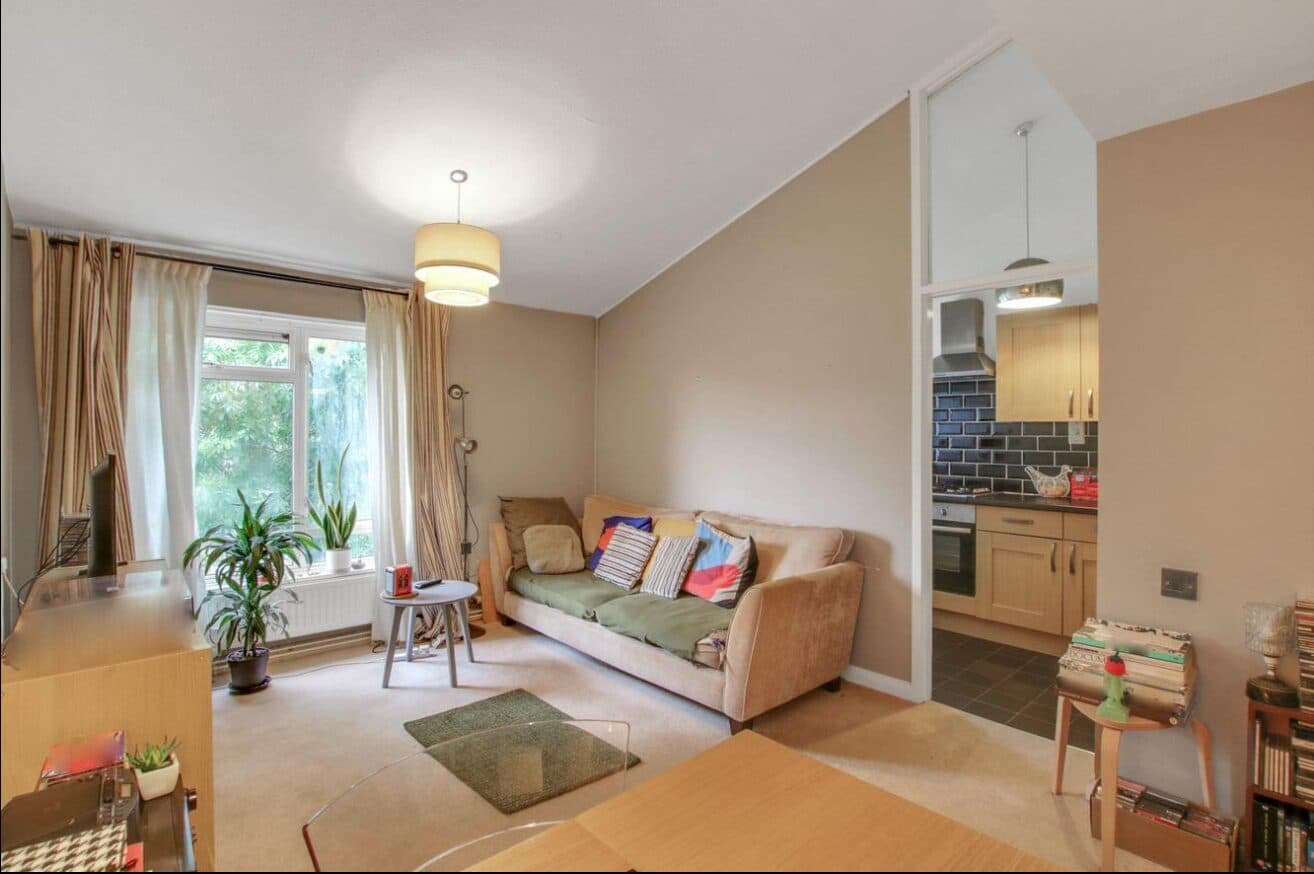 Enfield Close, Uxbridge, UB8